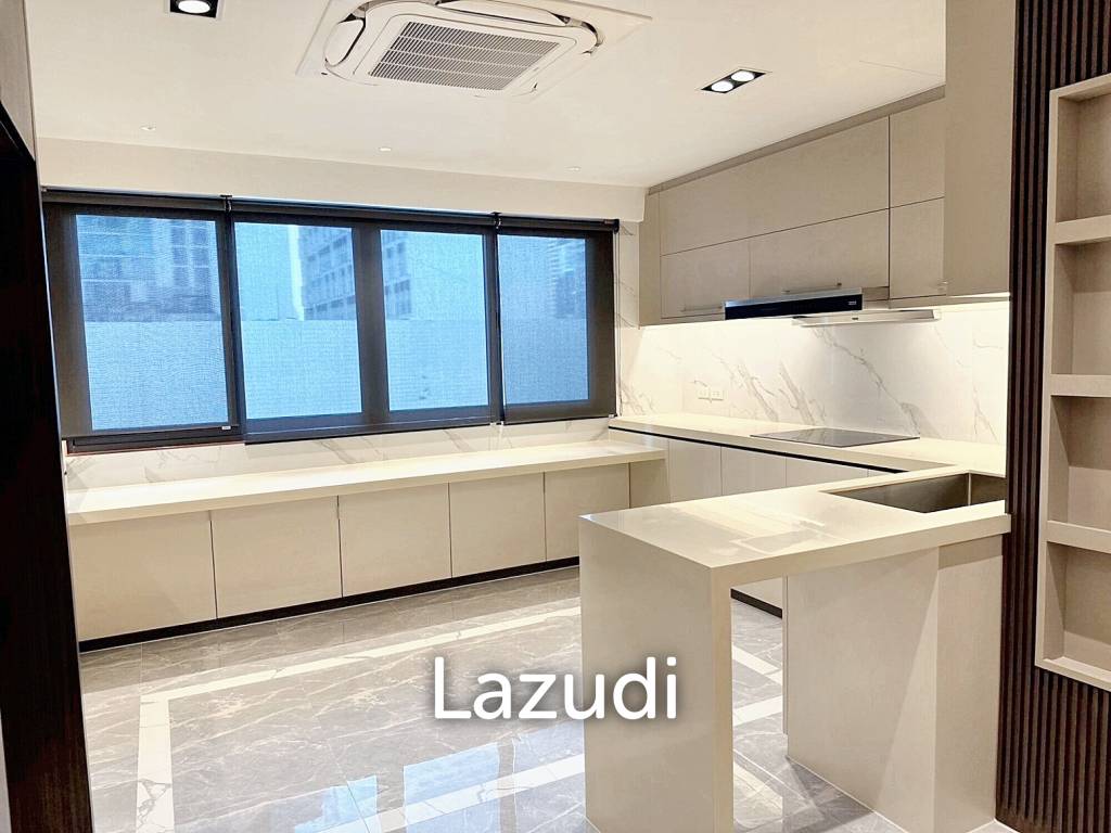 4 Bedroom 3 Bathroom 374 SQ.M Ploenchit Terrace