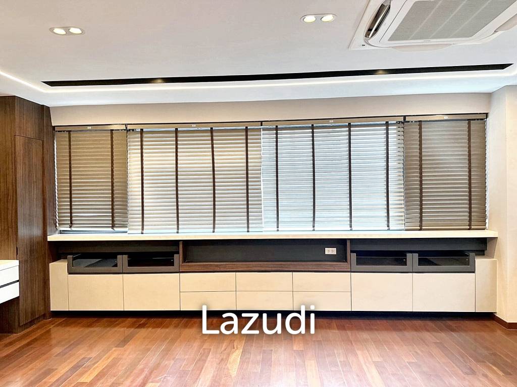 4 Bedroom 3 Bathroom 374 SQ.M Ploenchit Terrace