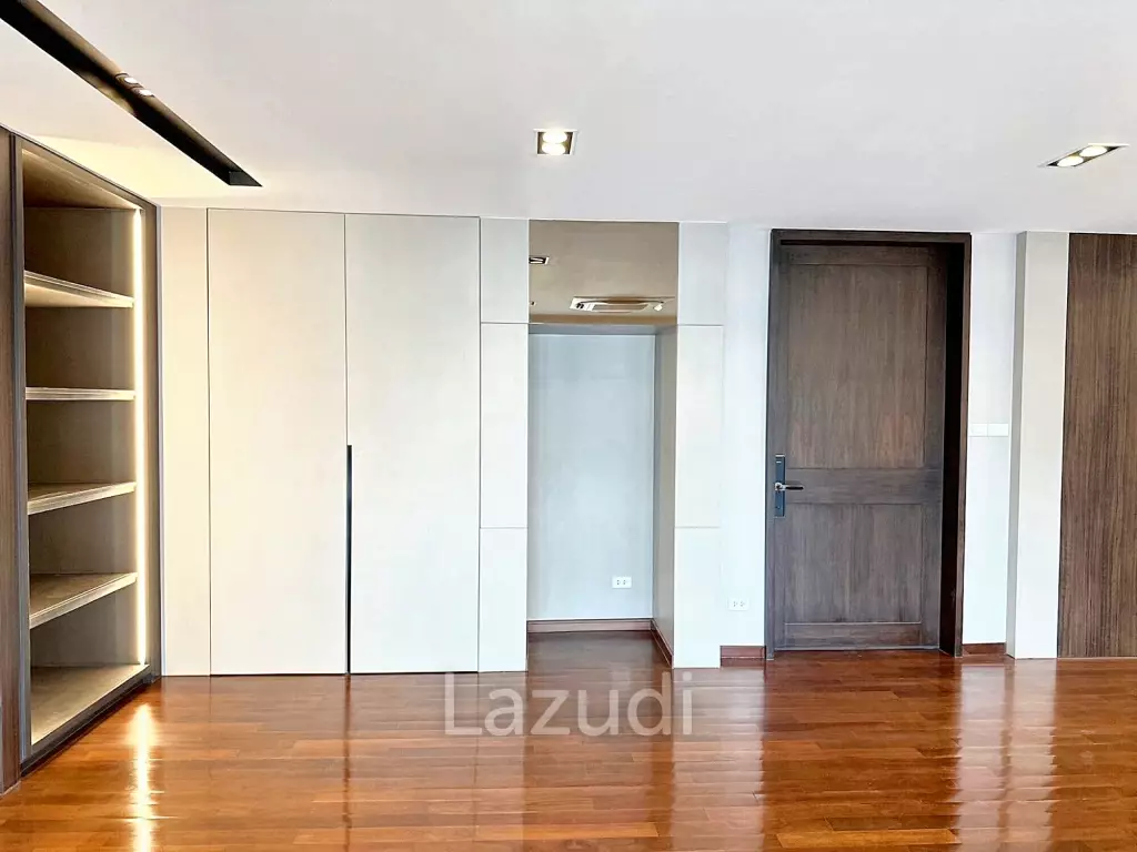4 Bedroom 3 Bathroom 374 SQ.M Ploenchit Terrace