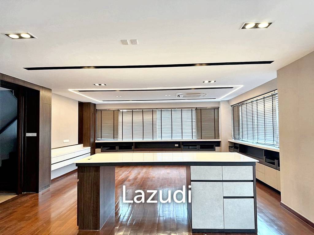 4 Bedroom 3 Bathroom 374 SQ.M Ploenchit Terrace