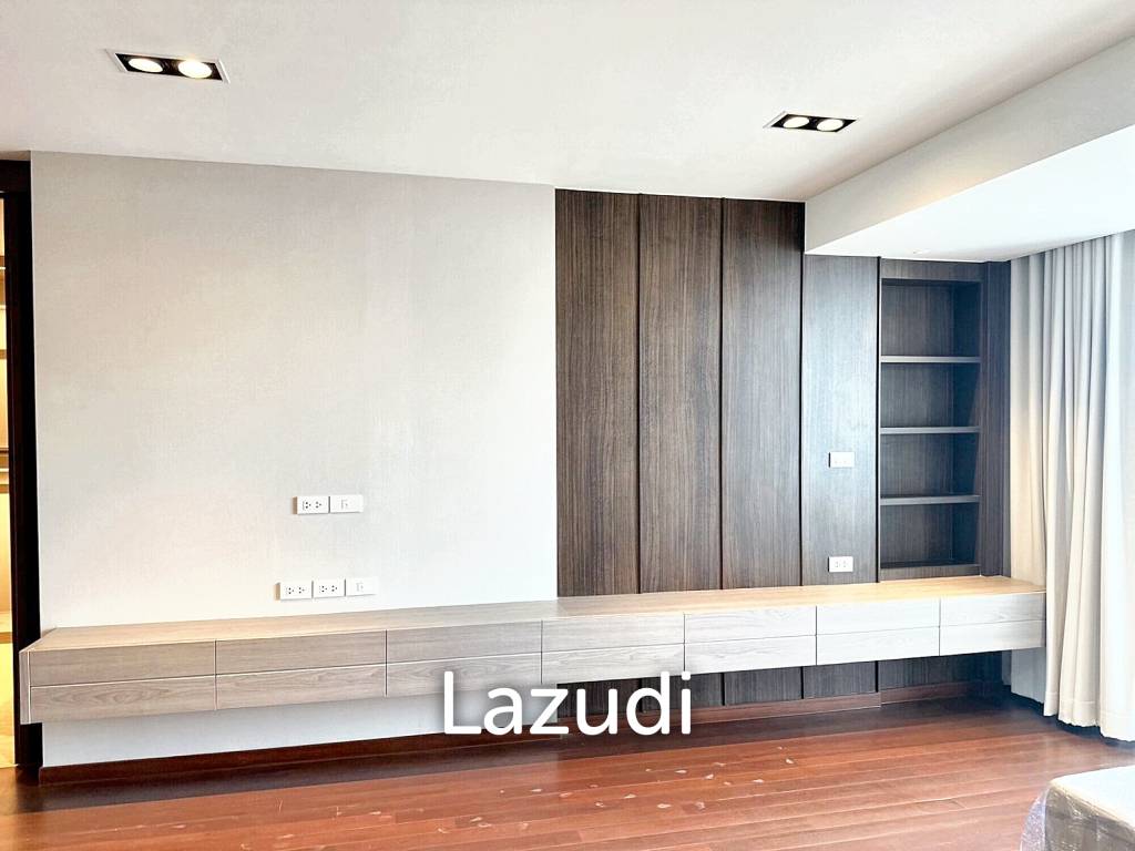 4 Bedroom 3 Bathroom 374 SQ.M Ploenchit Terrace