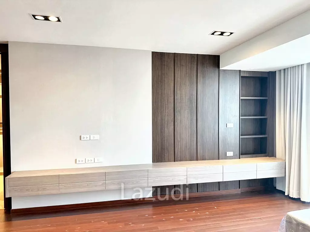 4 Bedroom 3 Bathroom 374 SQ.M Ploenchit Terrace
