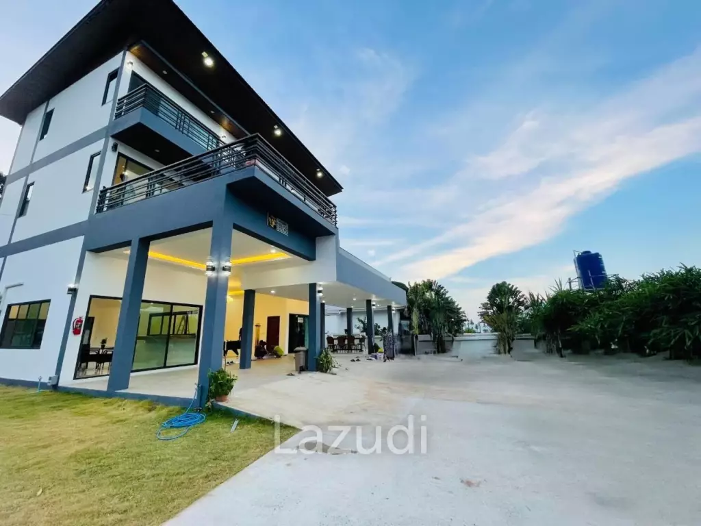 Luxury Modern 5-Bedroom Villa in Bo Phut Ko Samui