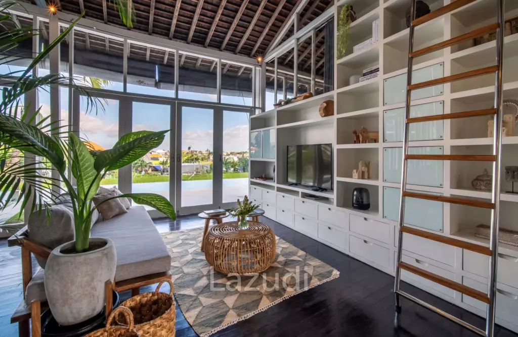 Own a Piece of Paradise: Luxury Leasehold 5-Bed Villa with Rice Field Views in Canggu – Berawa
