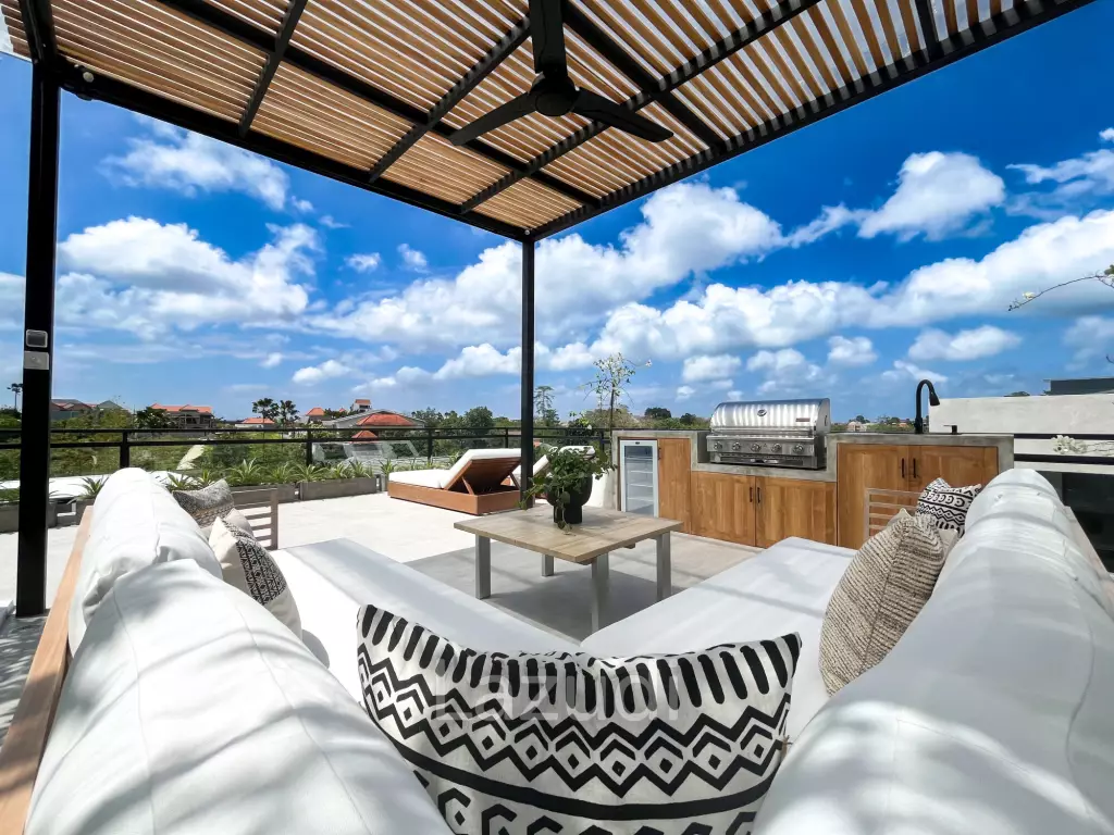 Ultra-Modern villa Situated beachside Pererenan with 44-year lease