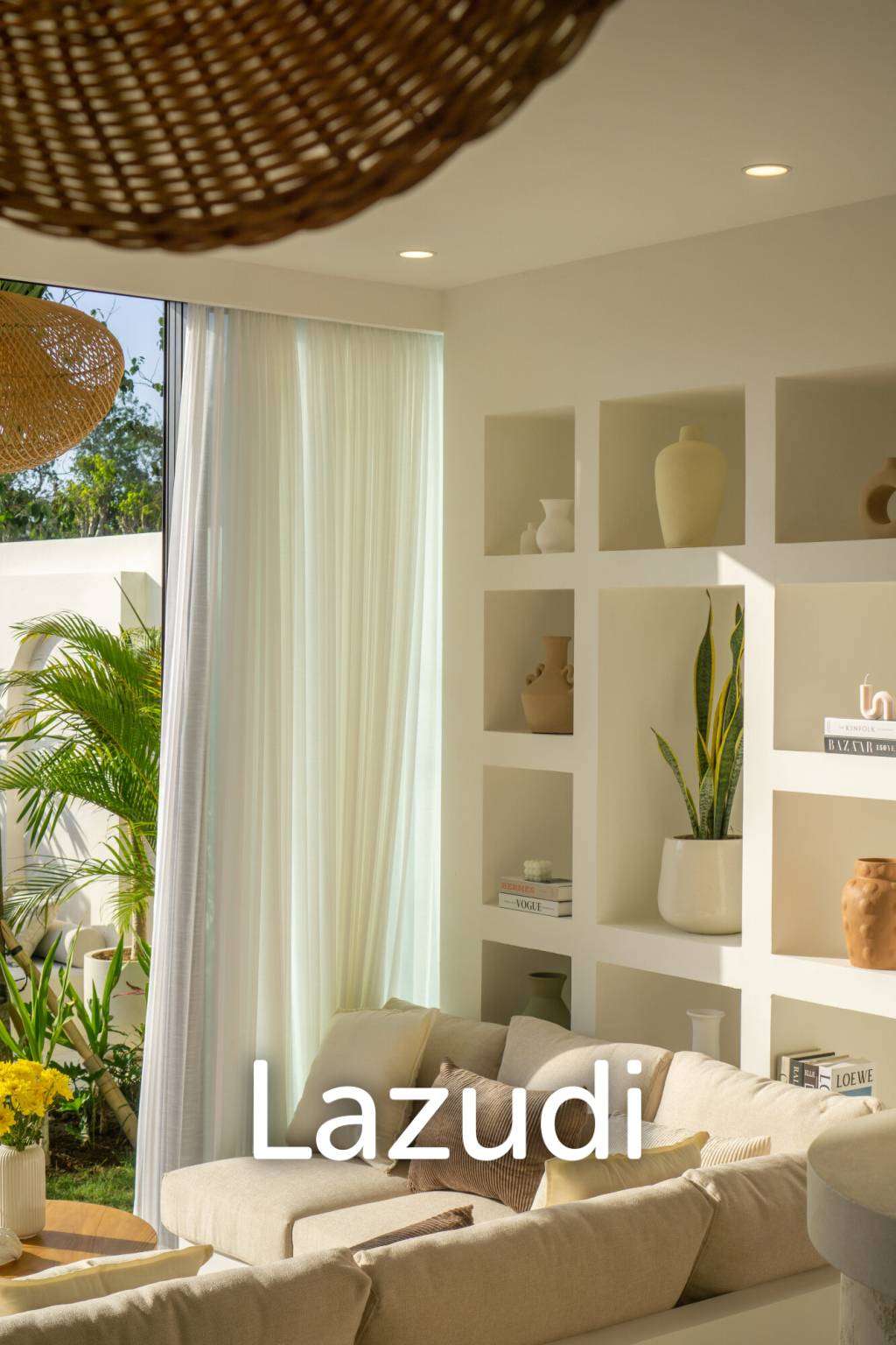 Stunning One Bedroom steps away from Nyang-Nyang Beach