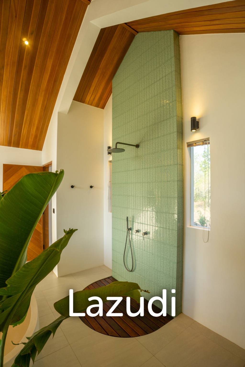 Stunning One Bedroom steps away from Nyang-Nyang Beach