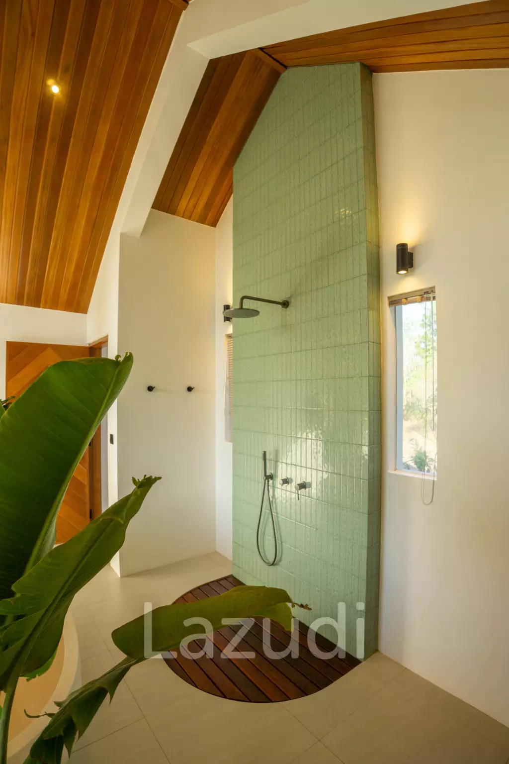 Stunning One Bedroom steps away from Nyang-Nyang Beach