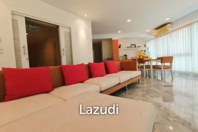 Palm Pavillion: Beachfront Sea Views Condo