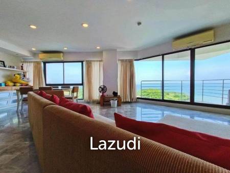 Palm Pavillion: Beachfront Sea Views Condo