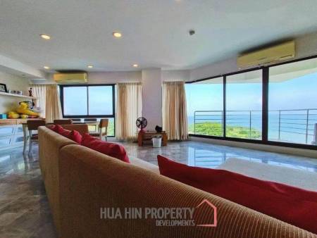 Palm Pavillion: Beachfront Sea Views Condo