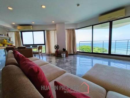 Palm Pavillion: Beachfront Sea Views Condo