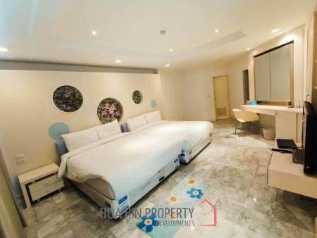 Palm Pavillion: Beachfront Sea Views Condo