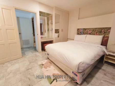Palm Pavillion: Beachfront Sea Views Condo