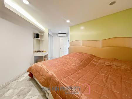 Palm Pavillion: Beachfront Sea Views Condo