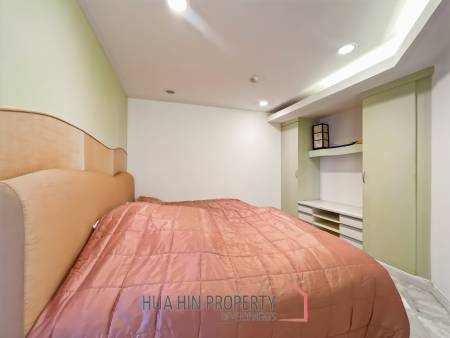Palm Pavillion: Beachfront Sea Views Condo