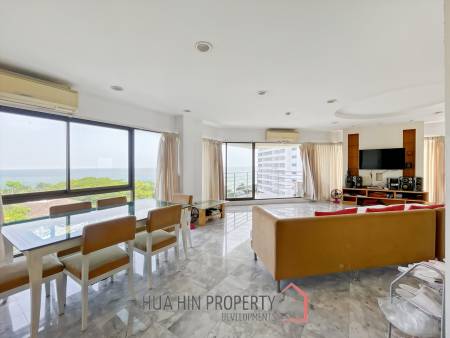 Palm Pavillion: Beachfront Sea Views Condo