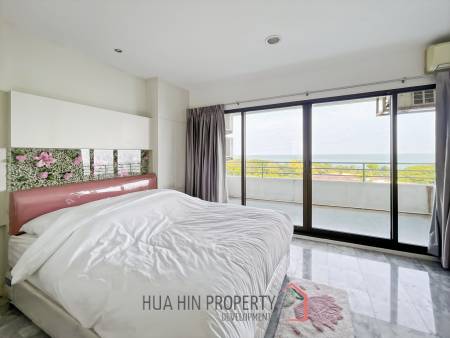 Palm Pavillion: Beachfront Sea Views Condo