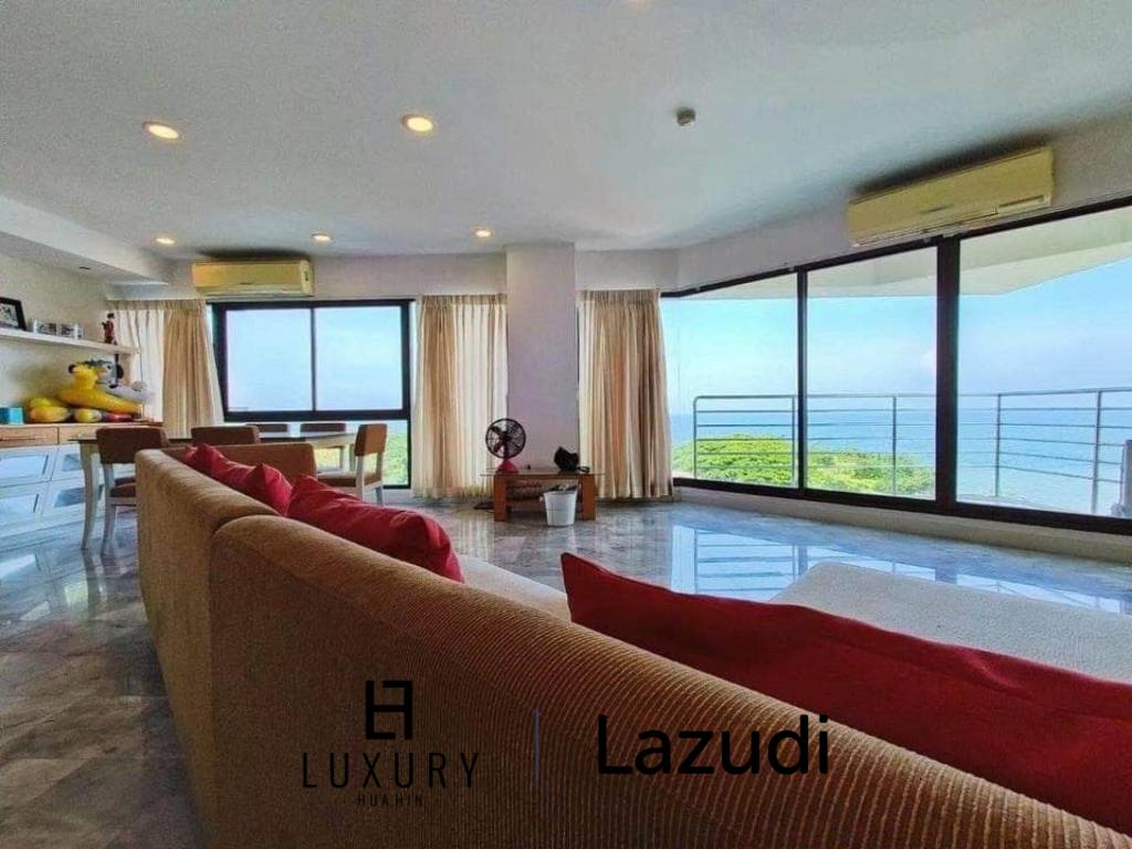 Palm Pavillion: Beachfront Sea Views Condo