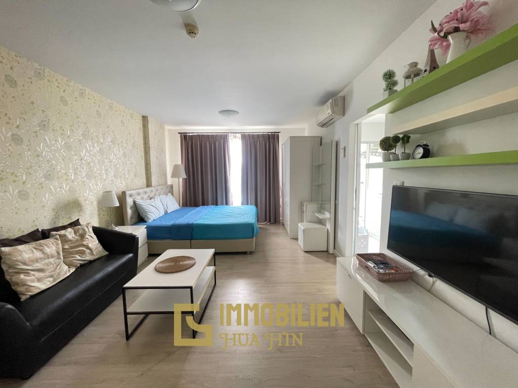 Baan Peang Ploen: Studio Condo Near Beach