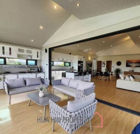 2 STOREY VILLA  : 4 beds pool villa on soi 112