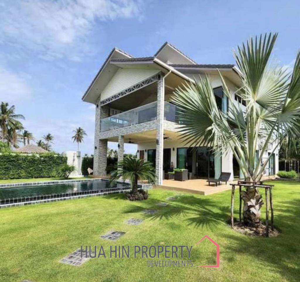 2 STOREY VILLA  : 4 beds pool villa on soi 112