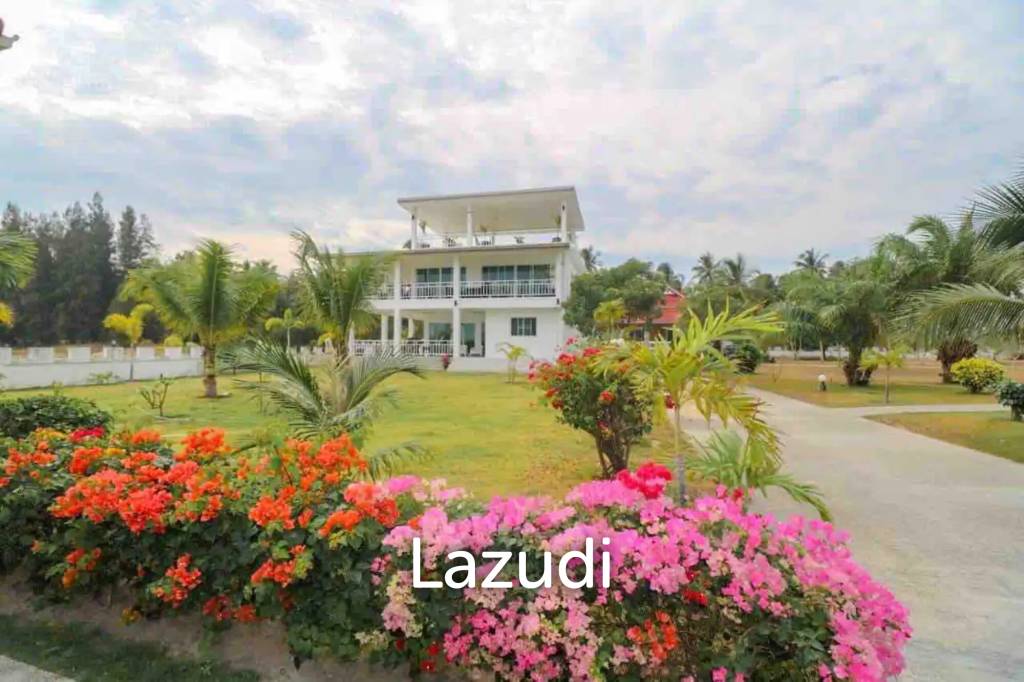 Luxurious 6 Bed Beachfront Villa in Huay Yang