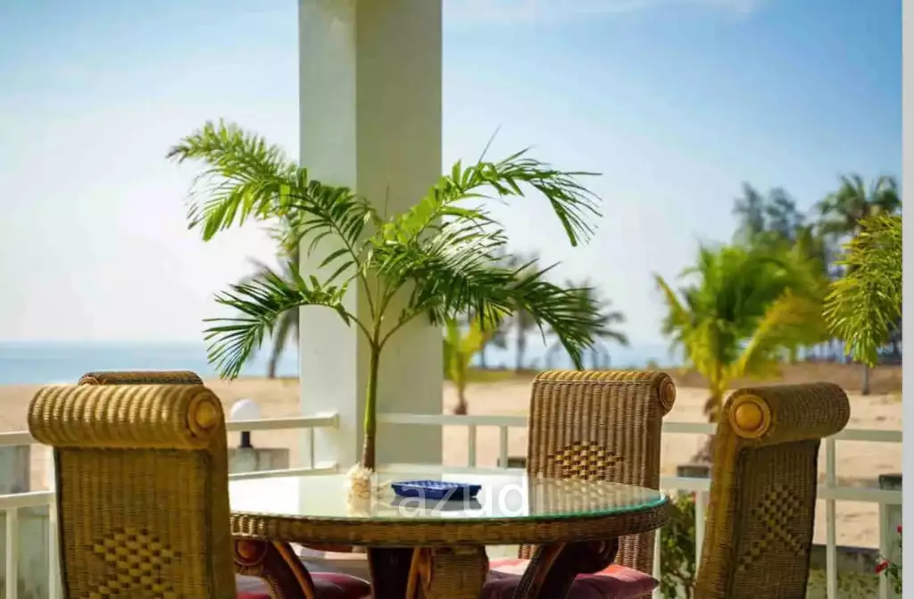 Luxurious 6 Bed Beachfront Villa in Huay Yang