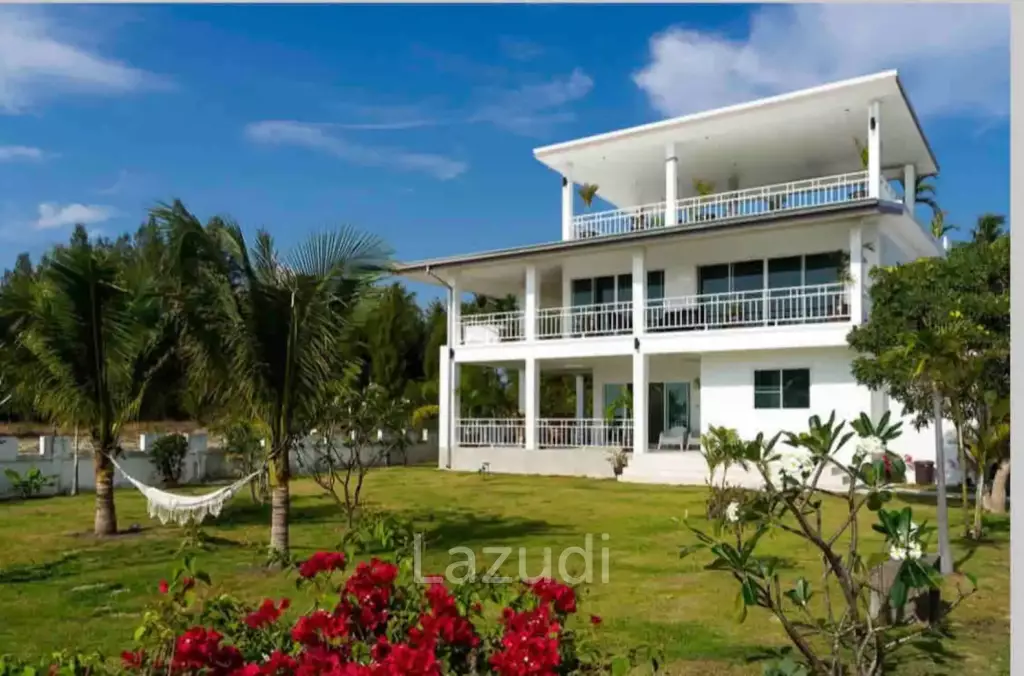 Luxurious 6 Bed Beachfront Villa in Huay Yang