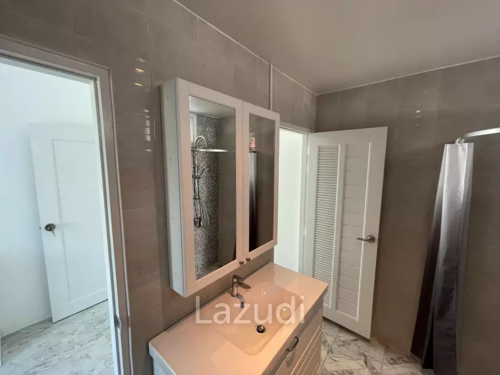Luxurious 6 Bed Beachfront Villa in Huay Yang