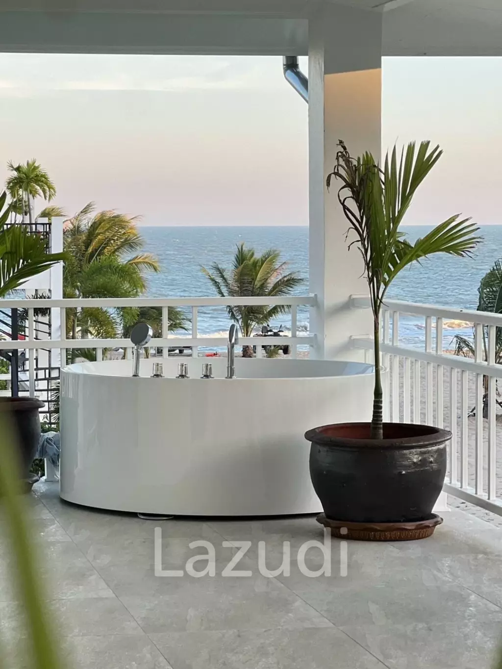 Luxurious 6 Bed Beachfront Villa in Huay Yang