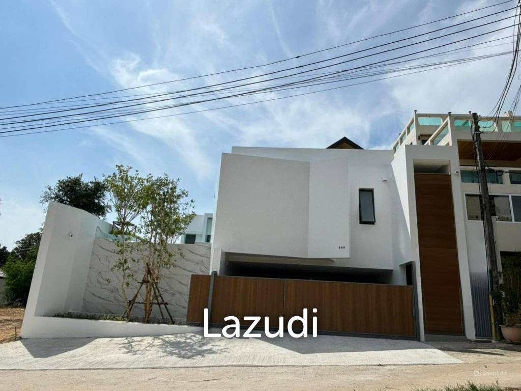 Brand New 3-Bedroom Villa For Sale In Soi Saiyuan, Rawai