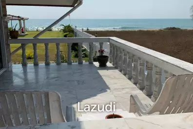 4 Bed Beachfront villa at Huay Yang