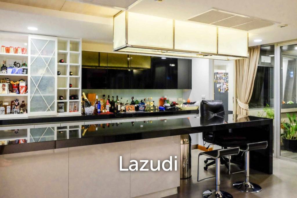3-Story Home Office Building for Sale Near Central Phuket