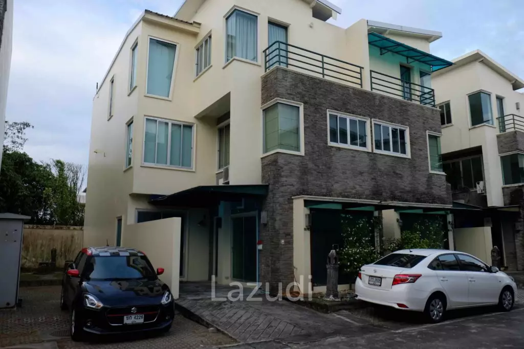 3-Story Home Office Building for Sale Near Central Phuket