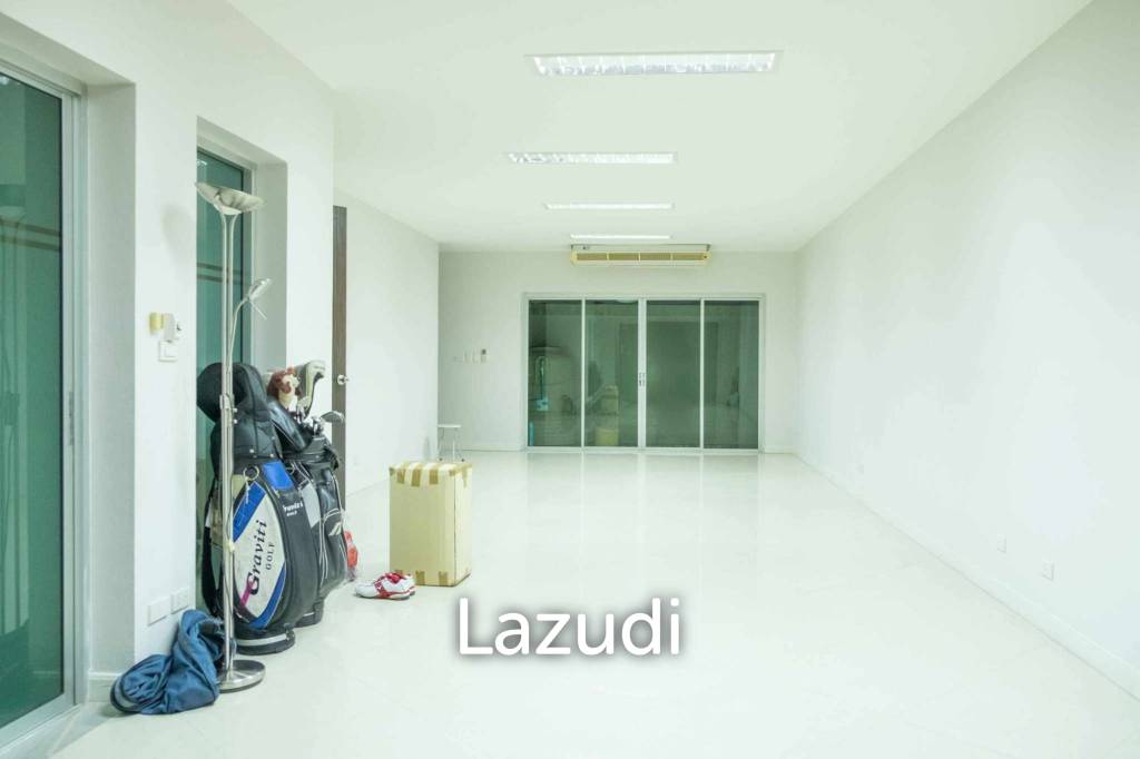 3-Story Home Office Building for Sale Near Central Phuket