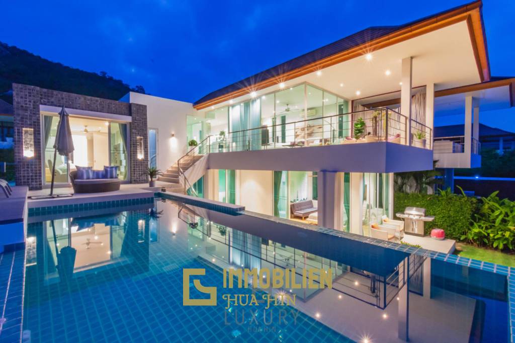 Luxury 3 Bedroom Villa with Nice Sea View!