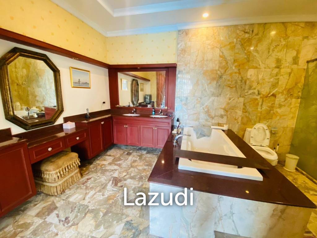 5 Beds 6 Baths 635 SQ.M. Suwattana Garden Homes