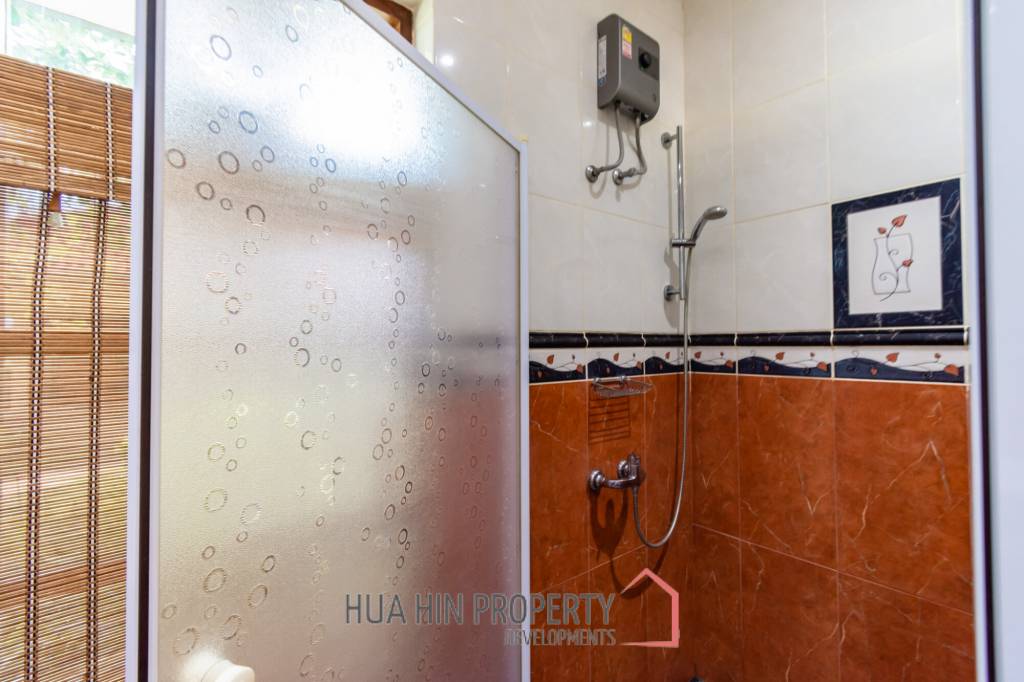 2 Beautiful bungalows, 2 bed each on landscaped garden