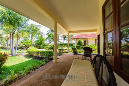 2 Beautiful bungalows, 2 bed each on landscaped garden
