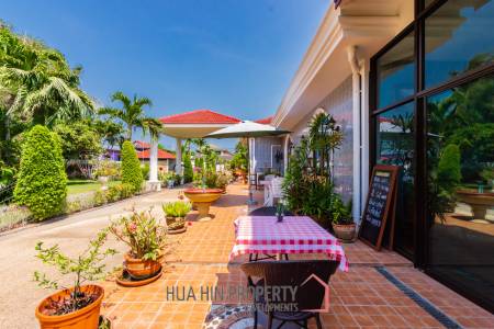 Large mansion with guest house and restaurant in Cha am city