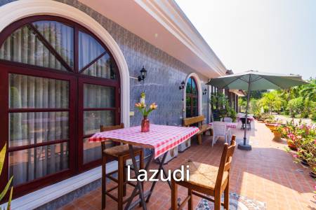 Large mansion with guest house and restaurant in Cha am city