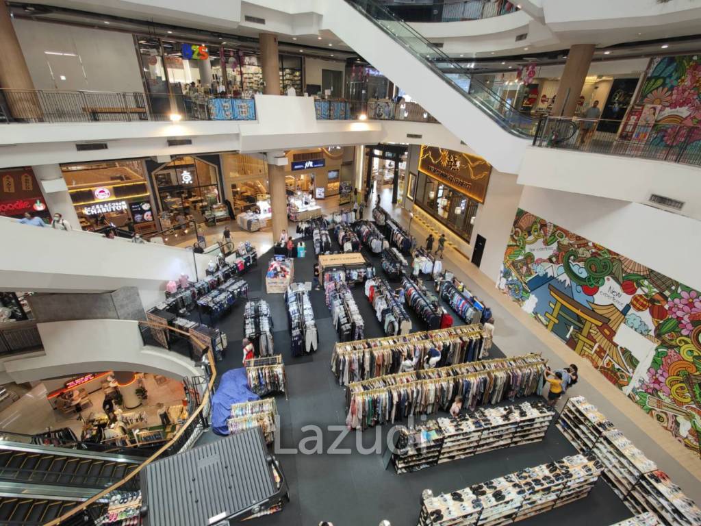 Rare Large Restaurant Space Available: M Floor of Gateway Mall, Ekkamai BTS Entrance!