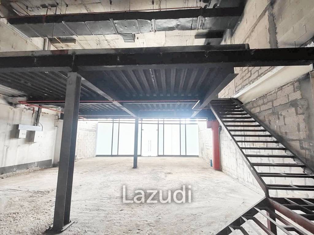 Rare Large Restaurant Space Available: M Floor of Gateway Mall, Ekkamai BTS Entrance!