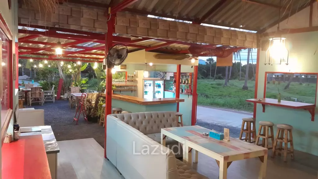 Restaurant with Freehold Land, 600m to the Beach