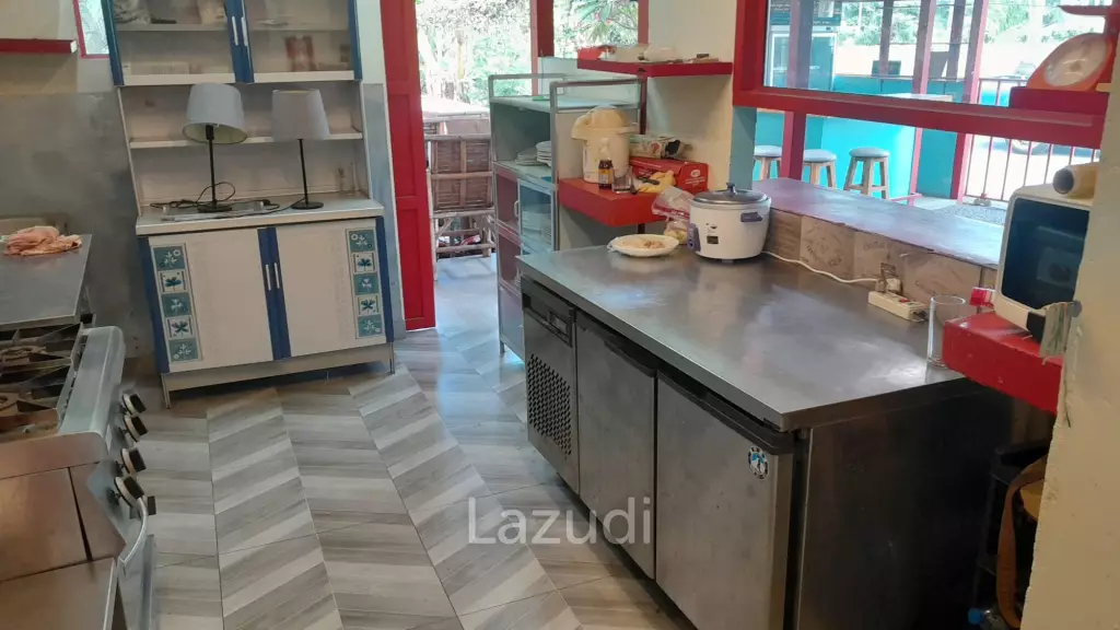 Restaurant with Freehold Land, 600m to the Beach