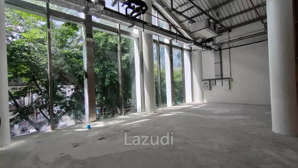 Premium Retail Space for rent in Aree