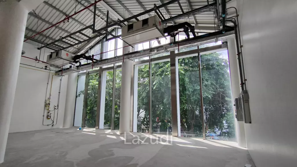 Premium Retail Space for rent in Aree