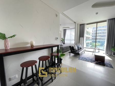 Veranda Residence: 1 Bedroom Luxury Pool View