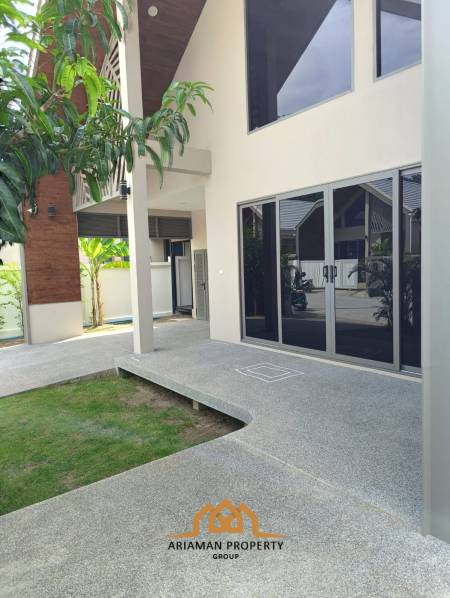 Contemporary 2-Storey 4BR Villa in Chaweng, Ko Samui